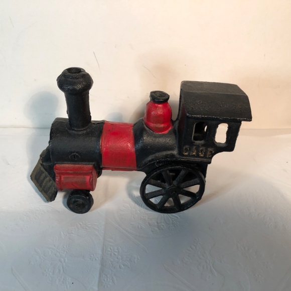 VINTAGE Cast Iron Train Case Locomotive Steam Engine Black Red Vintage 7” Toy - Picture 2 of 9